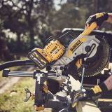 Аккумуляторная торцовочная пила DEWALT DCS727T2, 54 В, 250 мм, 4300 об/мин, с 2 АКБ 2 Ач и ЗУ (DCS727T2-QW)