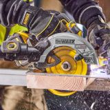 Аккумуляторная дисковая пила DEWALT DCS573H2T, 18/54 В, 190 мм, 5500 об/мин, с 2 АКБ 5 Ач и ЗУ, в кейсе TSTAK (DCS573H2T-QW)