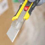 Нож с сегментированным лезвием STANLEY FMHT10339-0, 25 мм