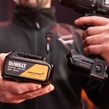 Аккумулятор DEWALT McLaren Limited Edition DCB184M, Li-Ion, 18 В, 5 Ач (DCB184M-XJ)