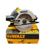 Дисковая пила DEWALT DWE5615, 1500 Вт, 190 мм, 5500 об/мин, (УЦЕНЕННЫЙ ТОВАР) (DWE5615-QS/U)
