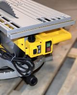 Комбинированная торцовочная пила DEWALT D27113, 1600 Вт, 305 мм, 3300 об/мин, (УЦЕНЕННЫЙ ТОВАР) (D27113-QS/U1)