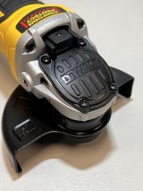 Угловая шлифмашина DEWALT DCG405N, 18 В, 125 мм, 9000 об/мин, без АКБ и ЗУ (УЦЕНЕННЫЙ ТОВАР) (DCG405N-XJ/U2)
