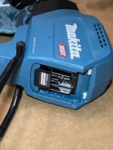 Аккумуляторный триммер Makita UR002GZ05, 40 В, 6500 об/мин, без АКБ и ЗУ (УЦЕНЕННЫЙ ТОВАР) (UR002GZ05/U)