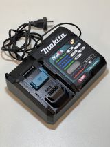 Аккумуляторный перфоратор Makita с системой пылеудаления DX16, 40 В, 2.1 Дж, 5000 уд/мин, с 2 АКБ 2.5 Ач и ЗУ, в кейсе (УЦЕНЕННЫЙ ТОВАР) (HR010GD201/BU)