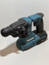 Аккумуляторный перфоратор Makita с системой пылеудаления DX16, 40 В, 2.1 Дж, 5000 уд/мин, с 2 АКБ 2.5 Ач и ЗУ, в кейсе (УЦЕНЕННЫЙ ТОВАР) (HR010GD201/BU)