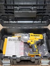 Аккумуляторный гайковерт DEWALT DCF897NT, 18 В, 1627 Нм, 2400 уд/мин, без АКБ и ЗУ, в кейсе TSTAK (УЦЕНЕННЫЙ ТОВАР) (DCF897NT-XJ/U)