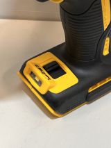 Аккумуляторный гайковерт DEWALT DCF897NT, 18 В, 1627 Нм, 2400 уд/мин, без АКБ и ЗУ, в кейсе TSTAK (УЦЕНЕННЫЙ ТОВАР) (DCF897NT-XJ/U)